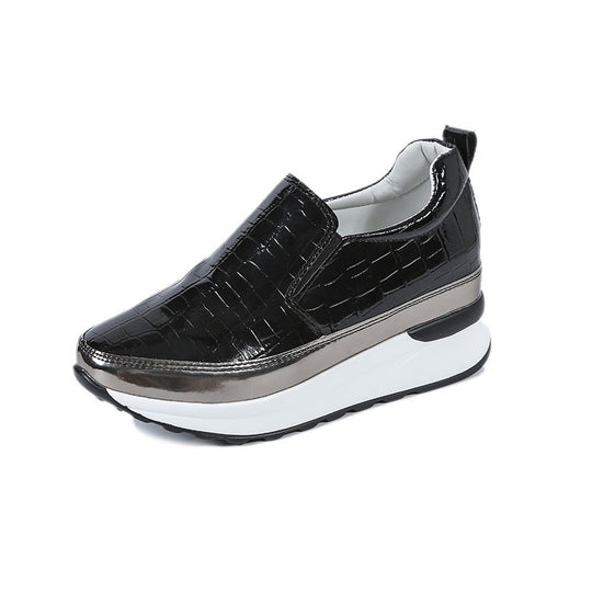 Damen Slip-On Sneakers mit modernem Lackleder und trendigem Metallic-Detail R&B
