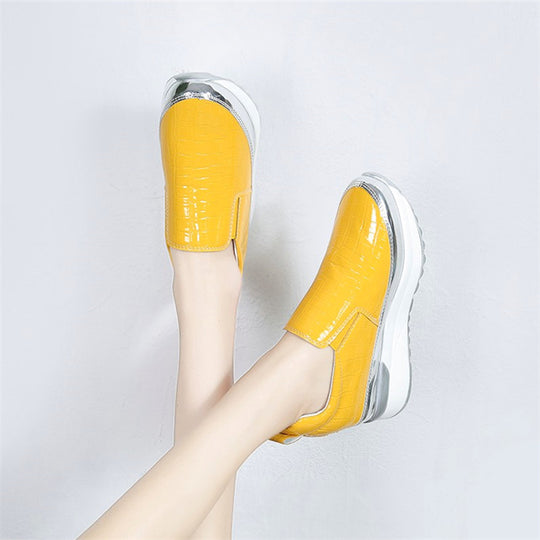 Damen Slip-On Sneakers mit modernem Lackleder und trendigem Metallic-Detail R&B