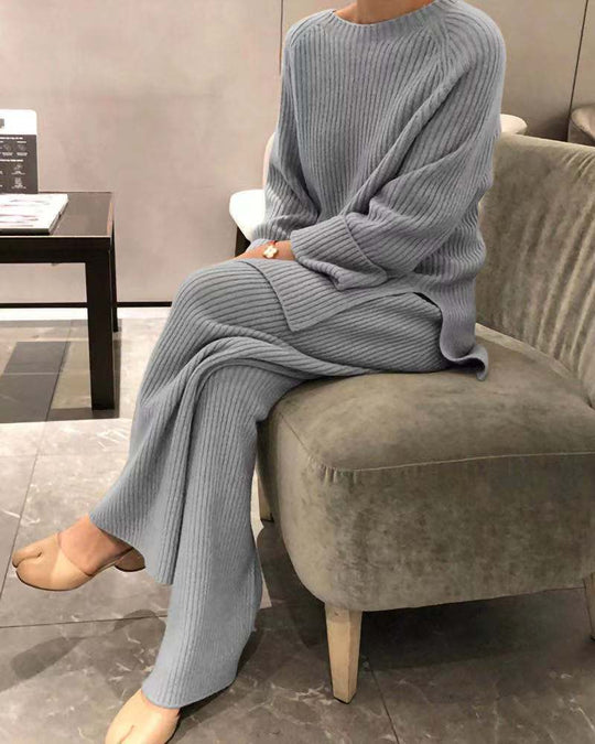Damen gemütlicher Strickanzug im modernen Rippdesign R&B