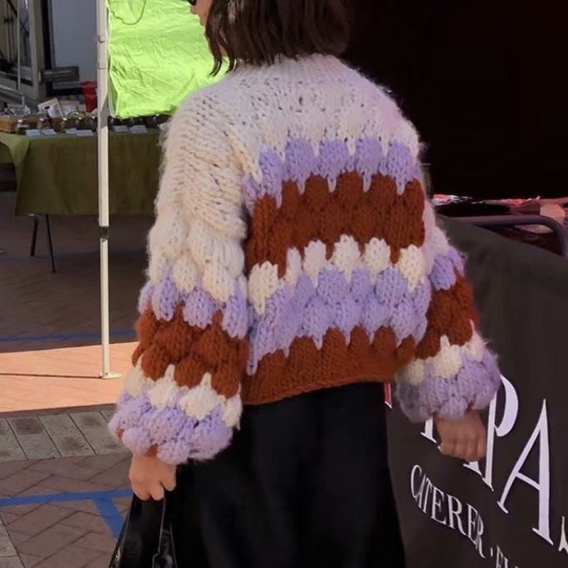 Damen Grobstrickpullover mit modischem Wellenmuster und voluminösen Ärmeln R&B