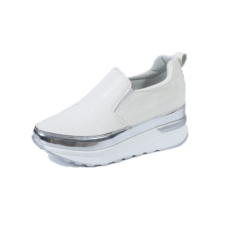 Damen Slip-On Sneakers mit modernem Lackleder und trendigem Metallic-Detail R&B