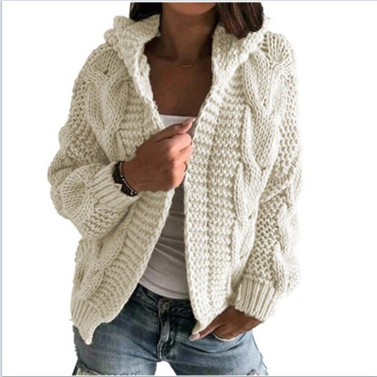 Damen Strickjacke mit Kapuze und trendigem Zopfmuster