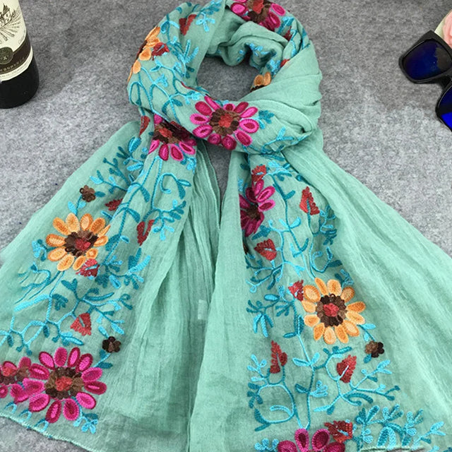 EB Floral Bestickter Schal