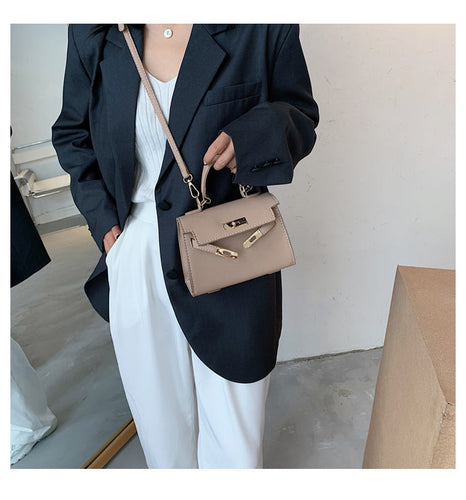 R&B | Eine Seitliche Schultertasche Im Western-Stil