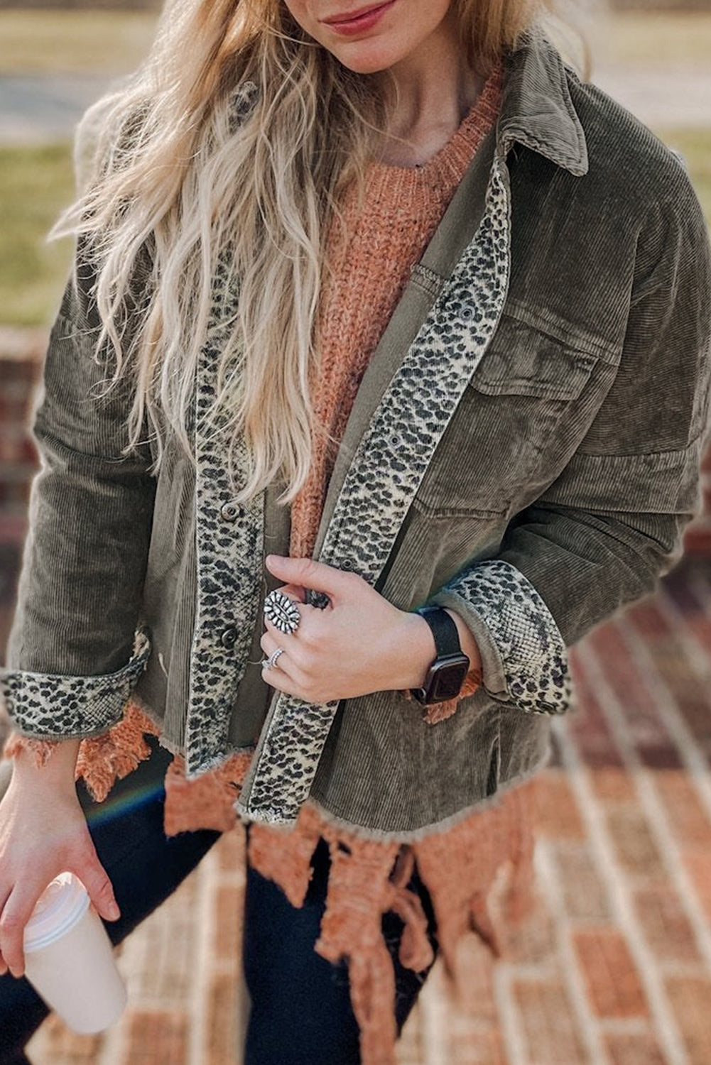 R&B | Samtjacke mit Tierdruck Details Stilvoll und Einzigartig Ideal für Den Alltag