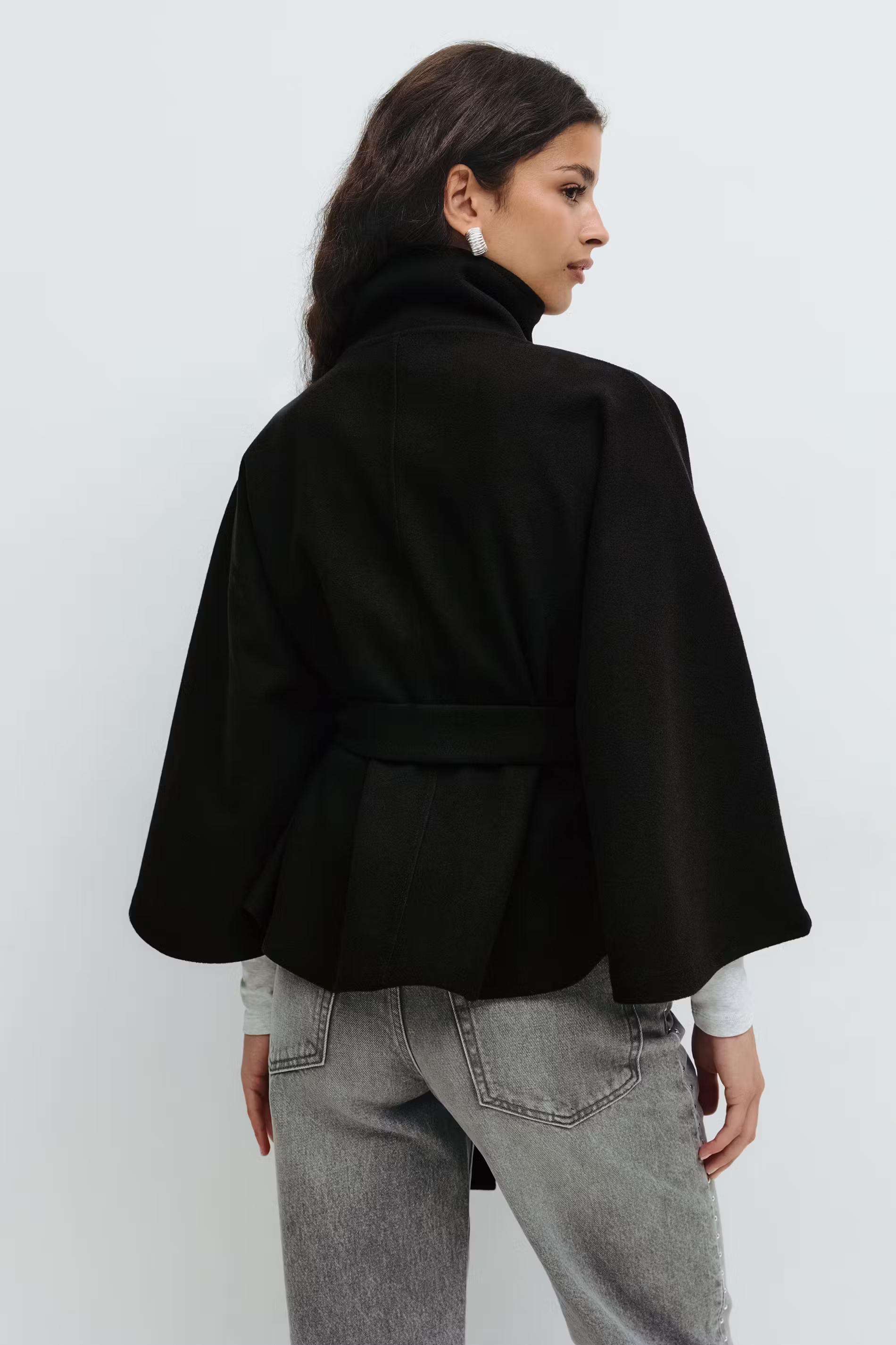 R&B | Elegante Damenjacke mit Gürtel
