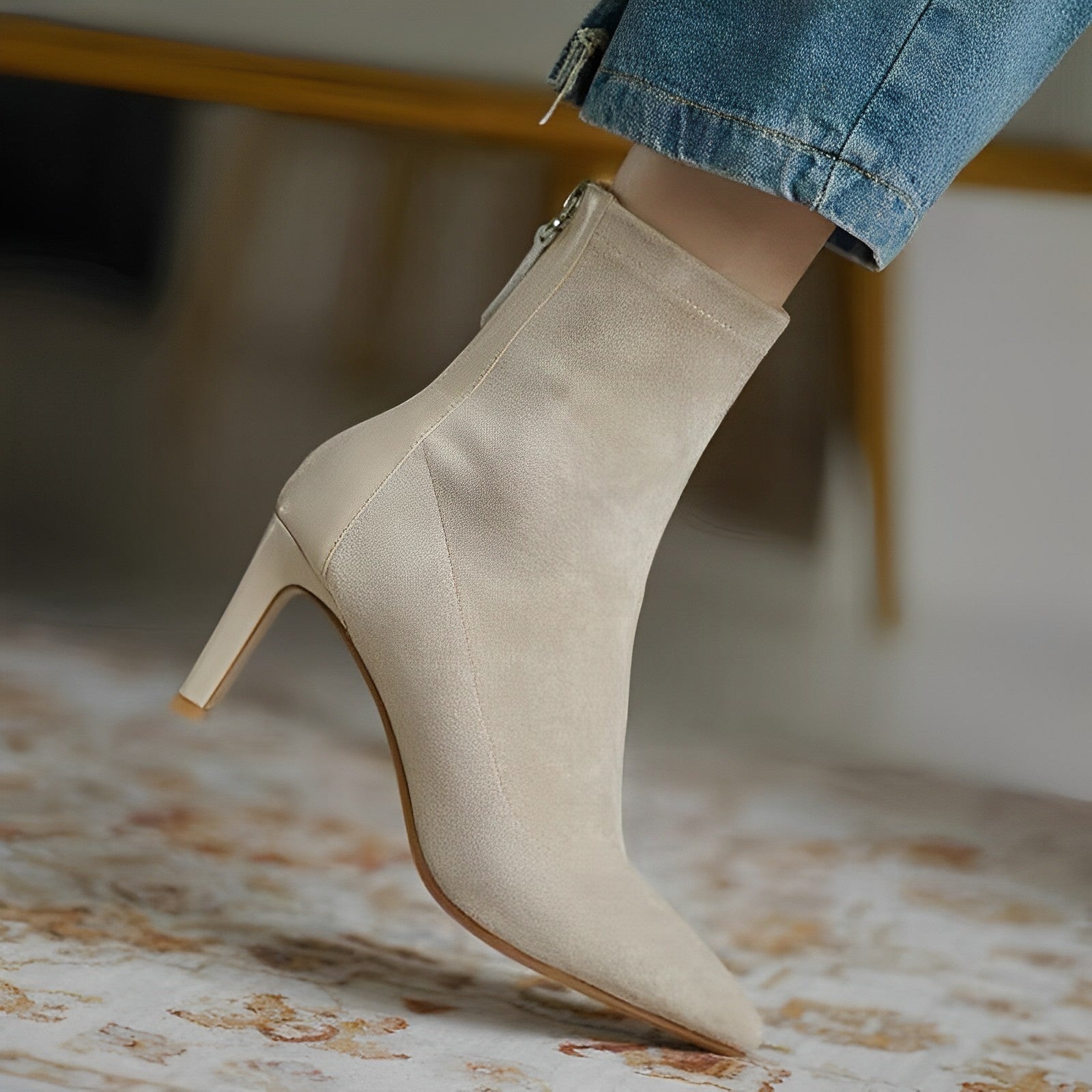 Freja Stilvolle Spitzstiefel mit Hohem Absatz und Reißverschluss R&B