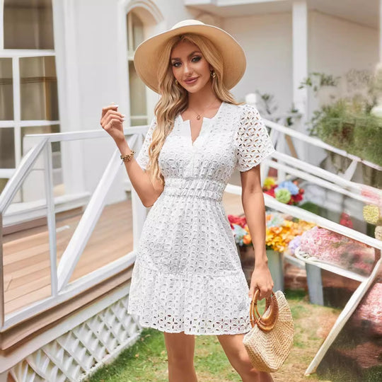 R&B | Kleid aus hohler Spitze mit V-Ausschnitt