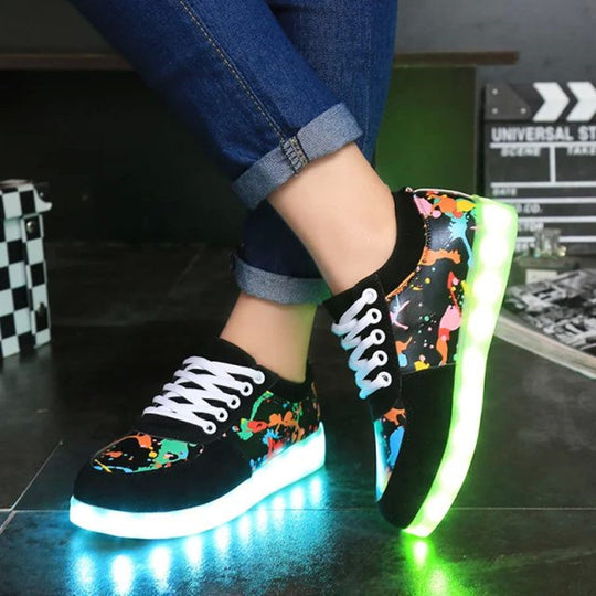 Damen nan LED-Leuchtsneaker mit Farbklecks-Design und stoßdämpfender Lichtsohle R&B