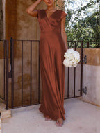R&B | Satin-Fishtail-Maxikleid mit V-Ausschnitt für Damen
