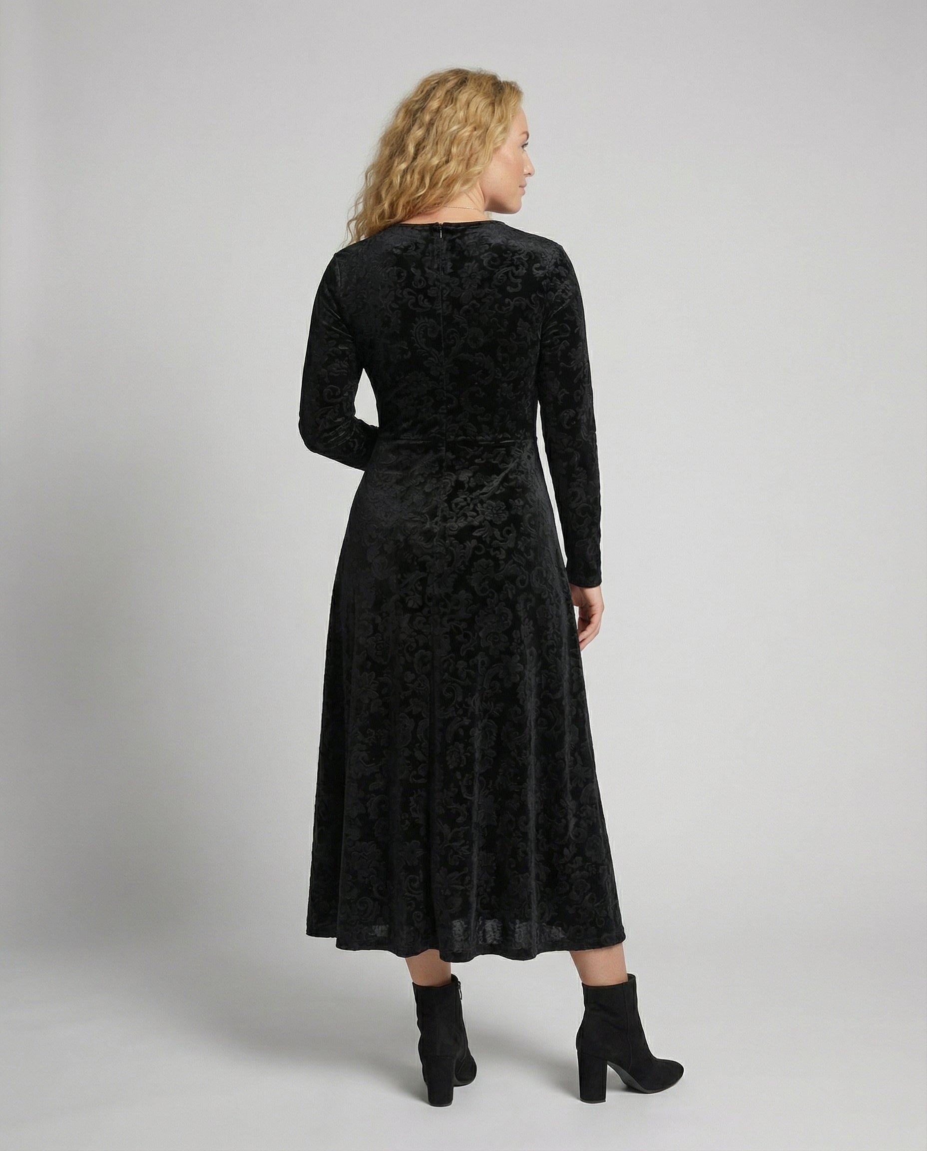 Figurschmeichelndes Ausgestelltes Kleid | R&B