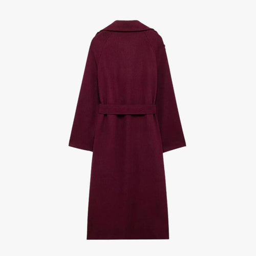 R&B | Eleganter Trenchcoat in Bordeauxrot mit Gürtel