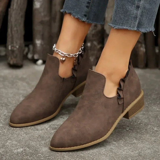 Elina Haltbare und Rutschfeste Stiefelette mit Rüschendetails R&B