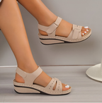 WEICHE ELEGANCE-KEILSANDALEN