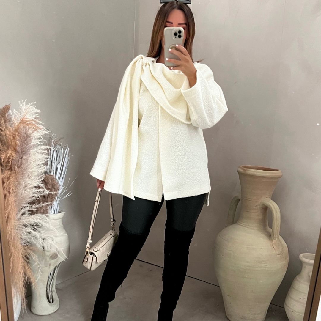 R&B | Bouclé Poncho mit Schal-Detail