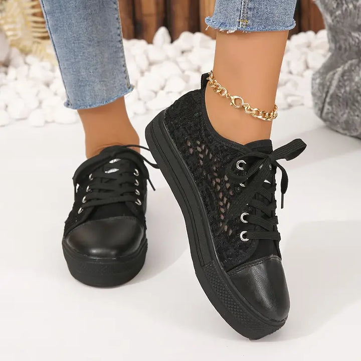 Flache Damen-Sneaker mit Spitze
