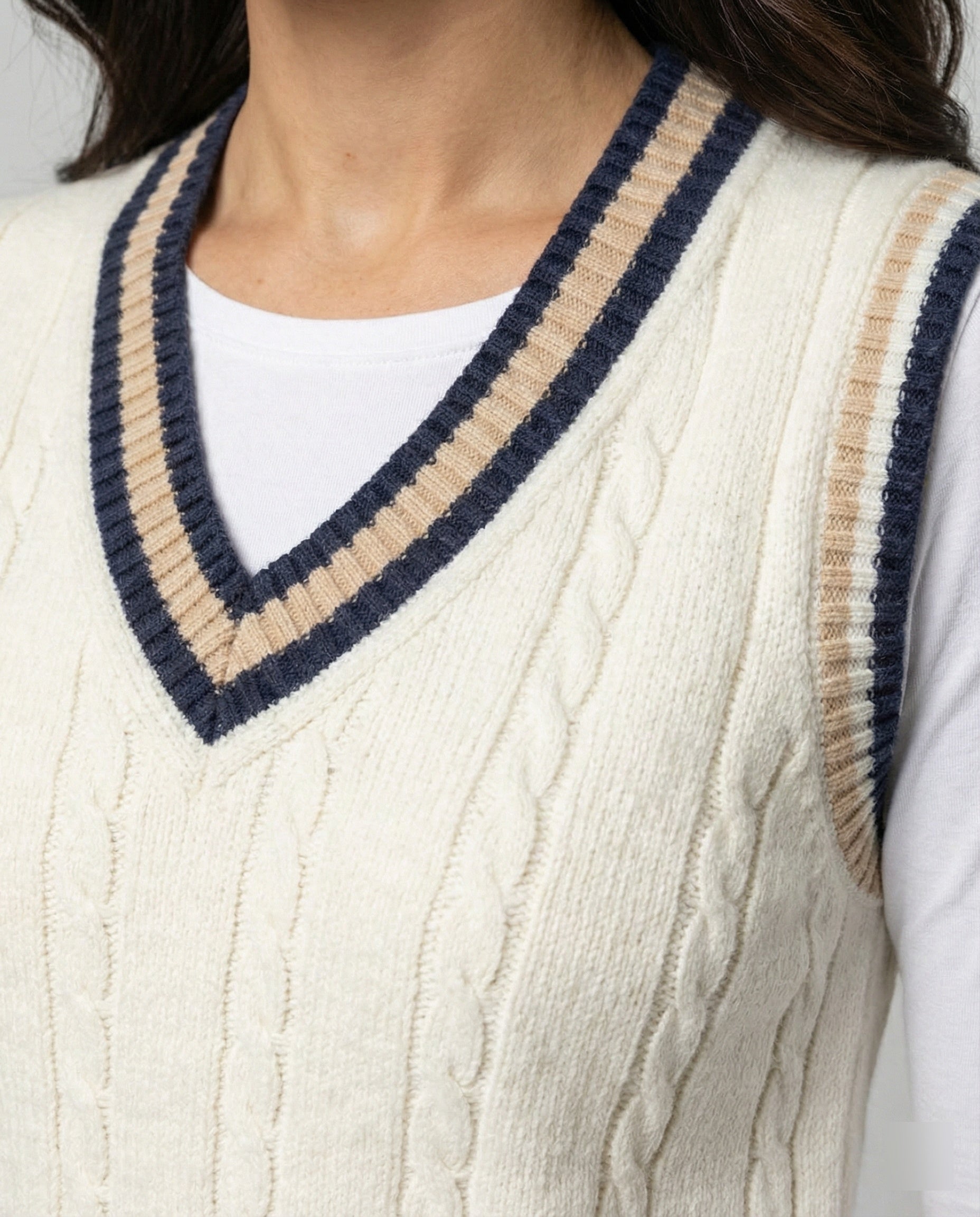 R&B | Ärmelloser Pullover Von Old Money