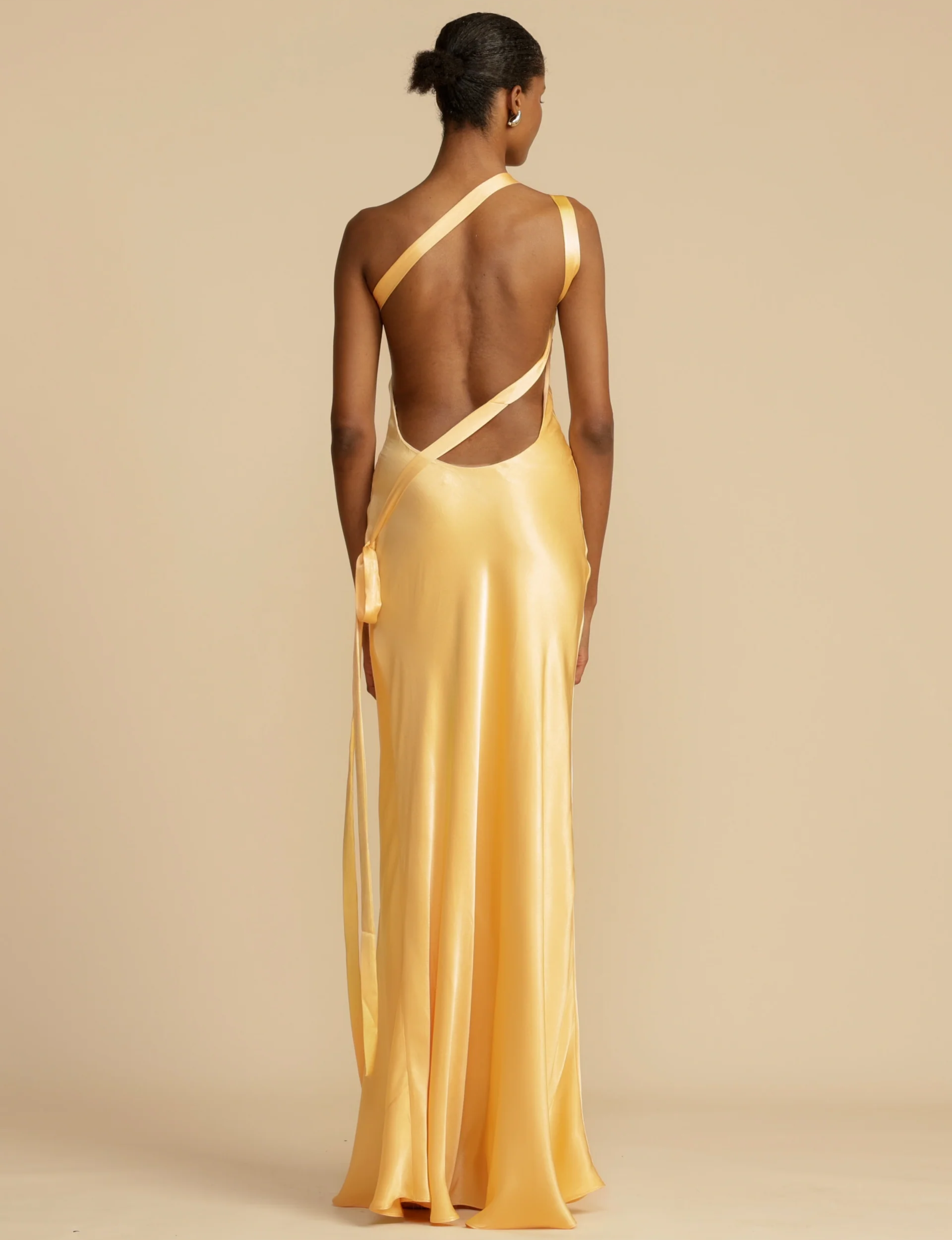 R&B | Satin Kleid - Luxus Glanz - Perfekt für Sommerveranstaltungen