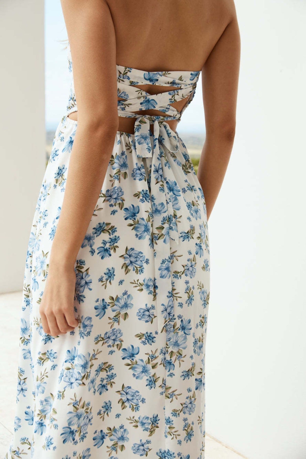 R&B | Rückenfreies Schlauchtop-Kleid