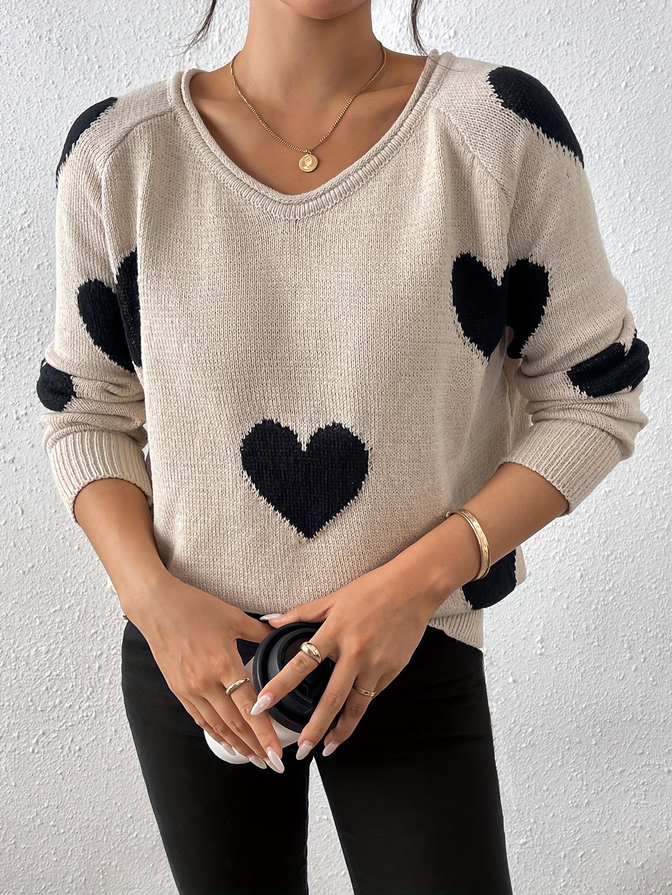 R&B | Pullover mit Herzmuster für romantischen Winterstil