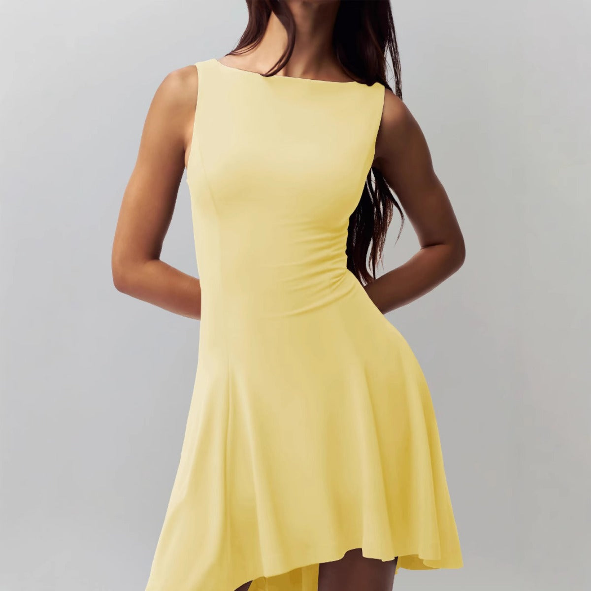 R&B | Ärmelloses Kleid mit Kragen