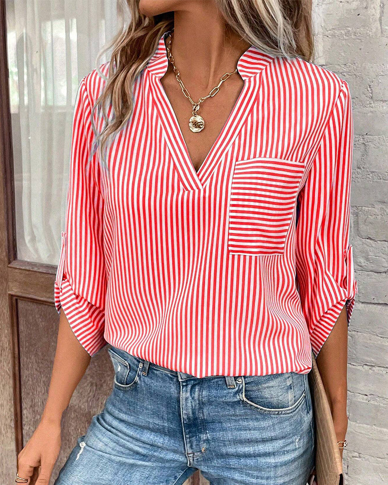 R&B | gestreiftes Shirt mit V-Ausschnitt und Brusttasche