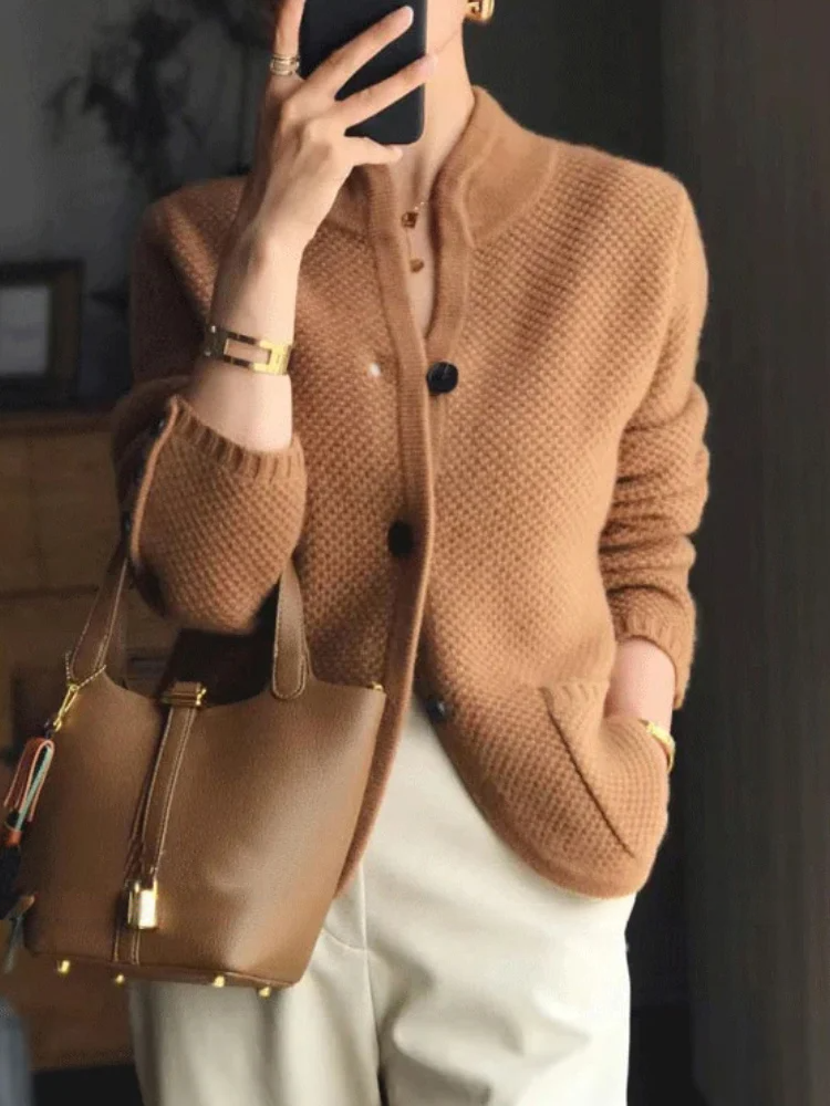 R&B | Eleganter Strickcardigan mit Hohem Kragen