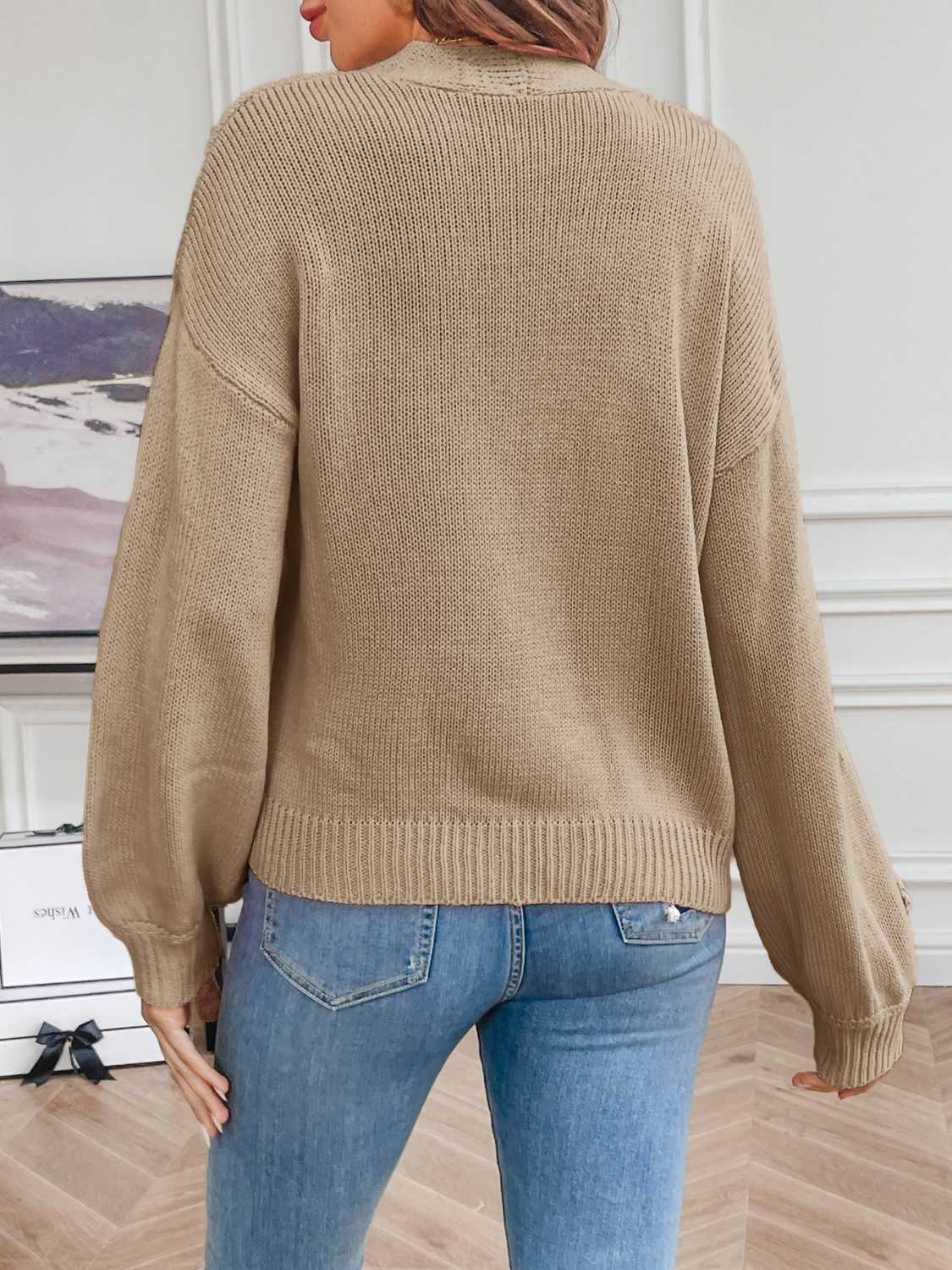 R&B | Strickcardigan mit Blütendetails Offene Vorderseite Feminin und Stylisch
