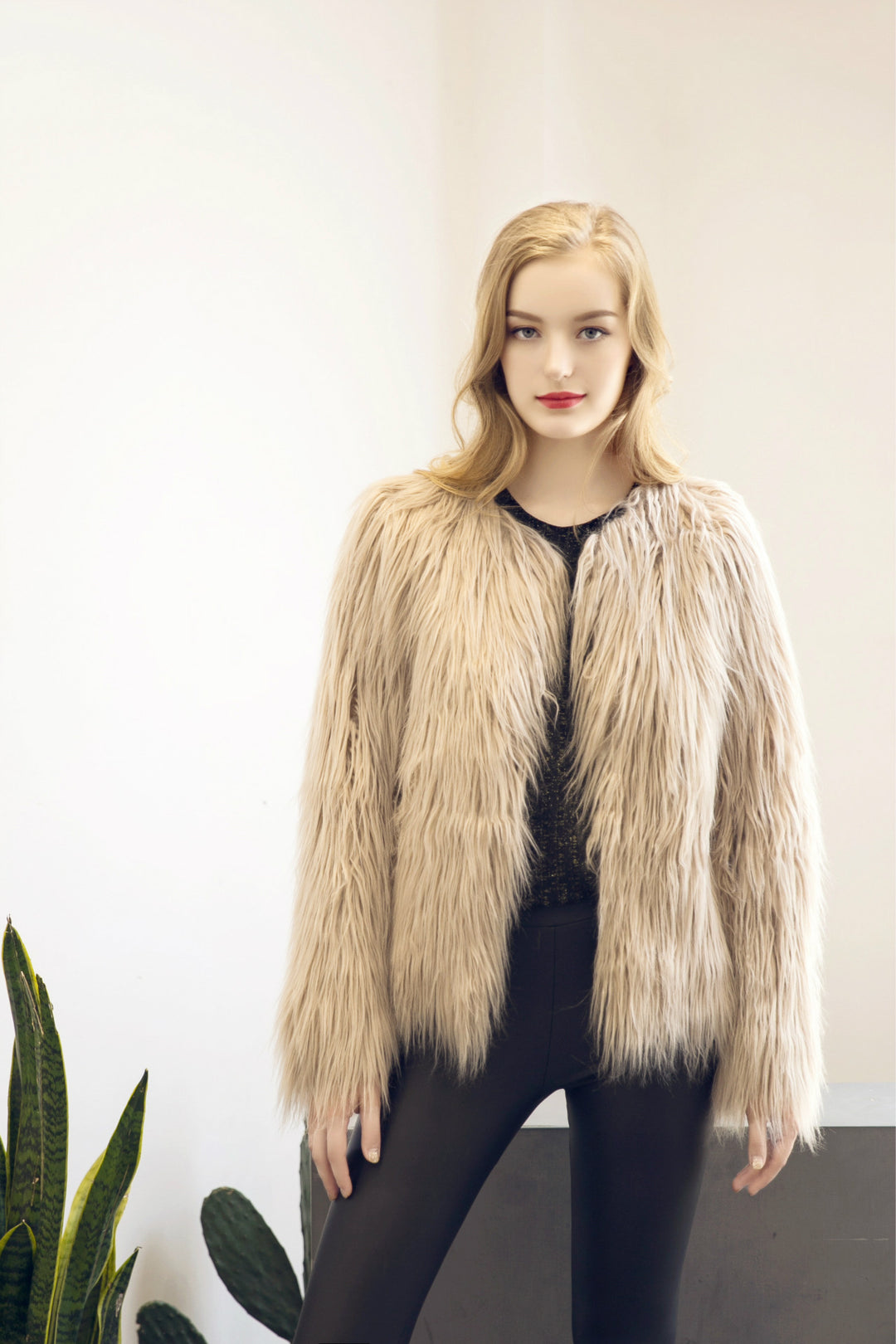 Damen Flauschige Kurzjacke mit elegantem Schnitt und weichem Fellgefühl R&B
