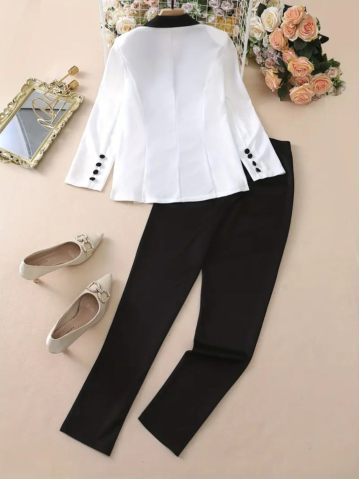 Zweiteiliges Set bestehend aus Blazer und Hose mit geradem Bein und Knopfverschluss