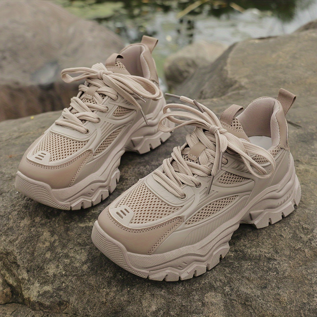 R&B | Plateau Sneakers mit Modernem Look