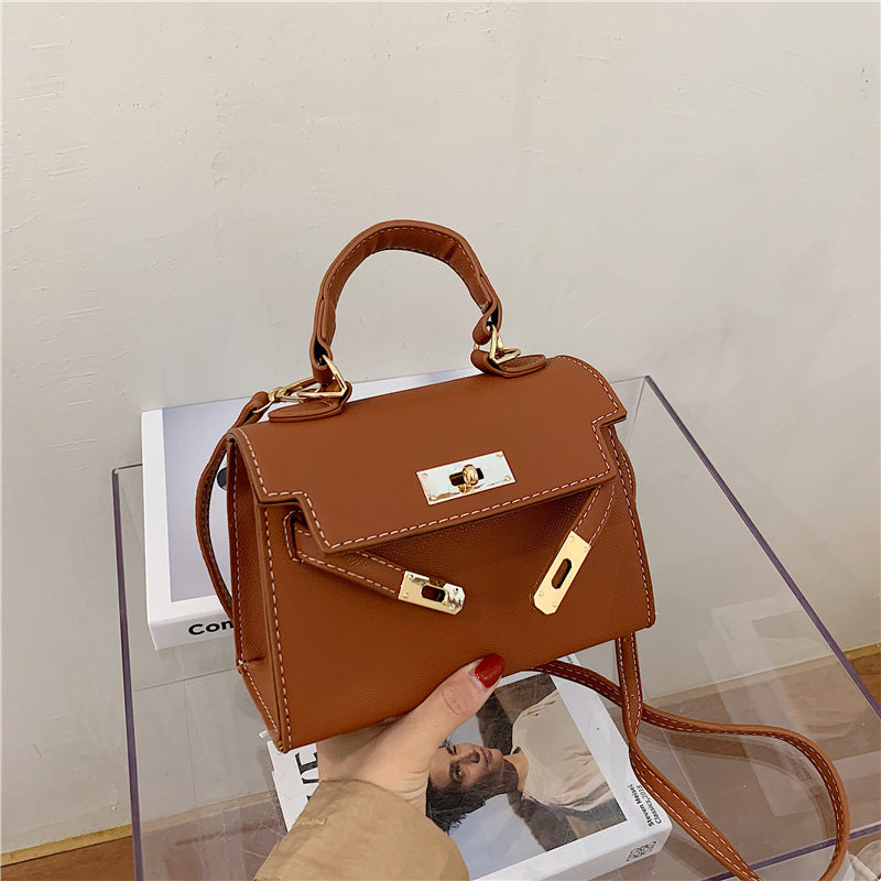 R&B | Eine Seitliche Schultertasche Im Western-Stil