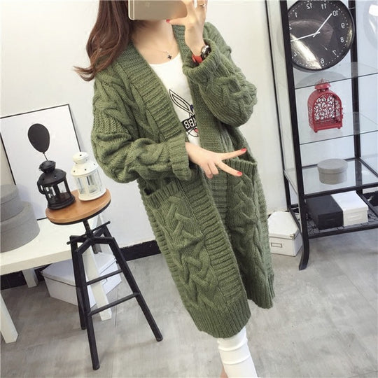 Damen Grobstrickjacke mit elegantem Zopfmuster und praktischen Taschen R&B