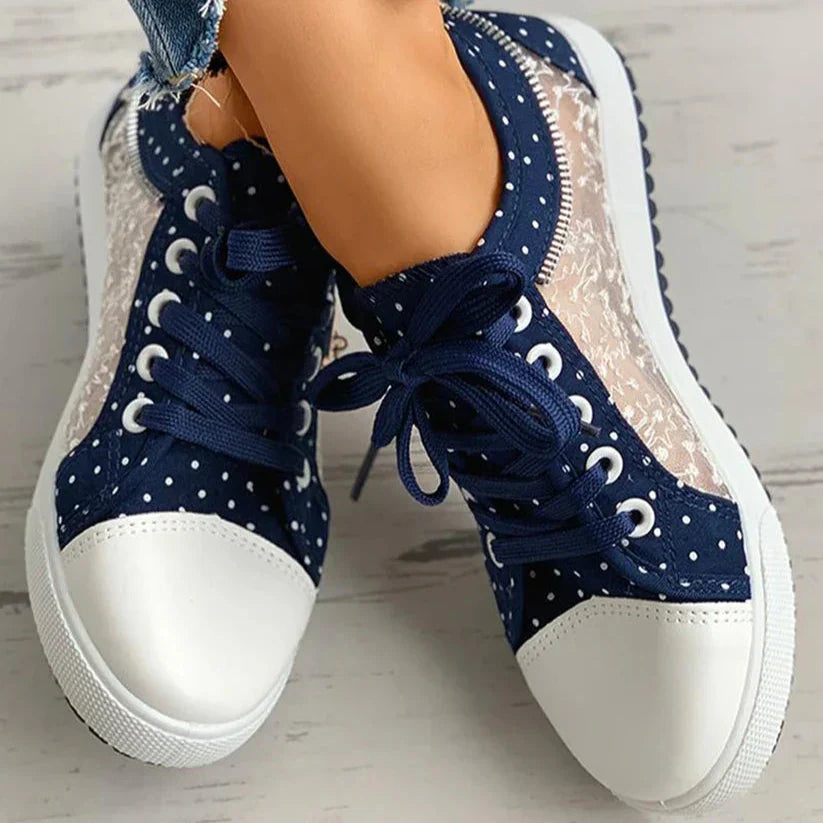 Flache Schuhe mit Spitzenkante R&B