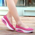 Damen Bequeme Slip-On Schuhe mit dämpfendem Fußbett und atmungsaktiver Oberfläche