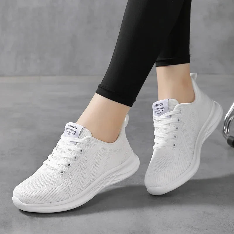 Reinweiße Sportliche Sneakers R&B
