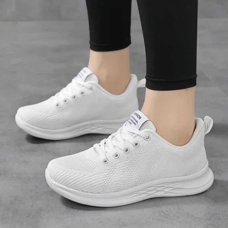 Reinweiße Sportliche Sneakers R&B