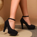 Stilvolle und attraktive Schuhe mit hohen Absätzen