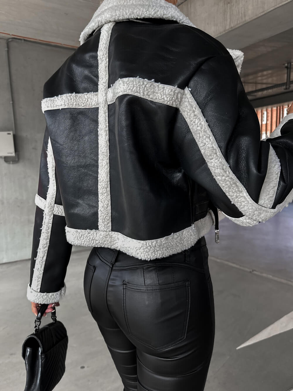R&B | Elegante Lederjacke mit Plüschbesatz