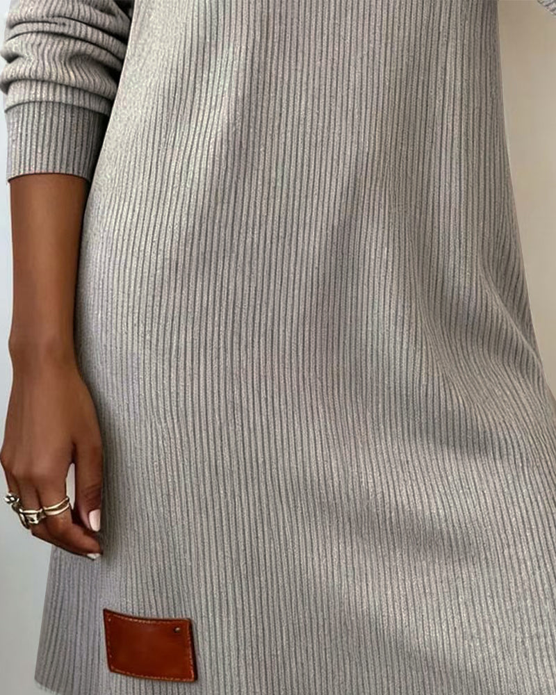 R&B | Geschnittenes Kleid mit Langen Ärmeln und Kuschelkragen