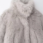 R&B | Kurze Damenjacke aus elegantem veganem Kunstpelz