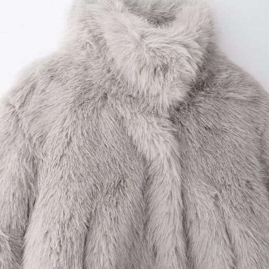 R&B | Kurze Damenjacke aus elegantem veganem Kunstpelz