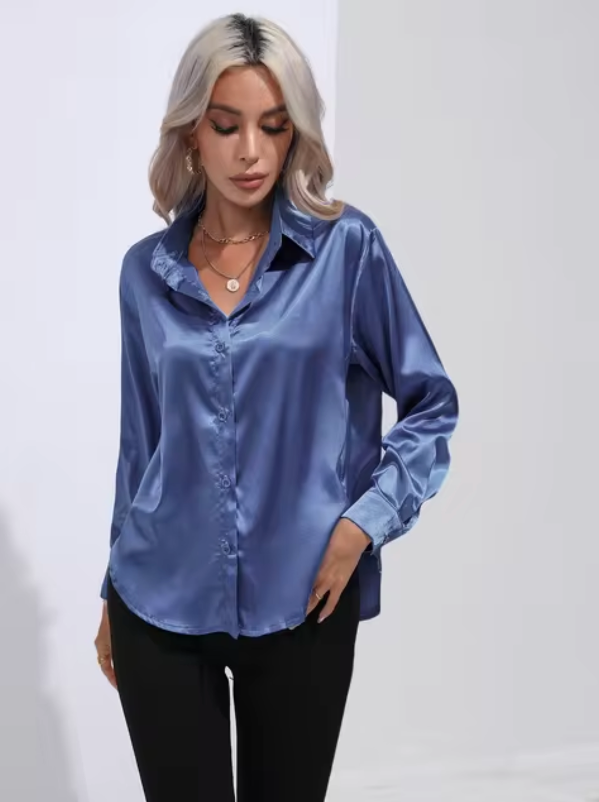 Satinbluse mit langen Ärmeln