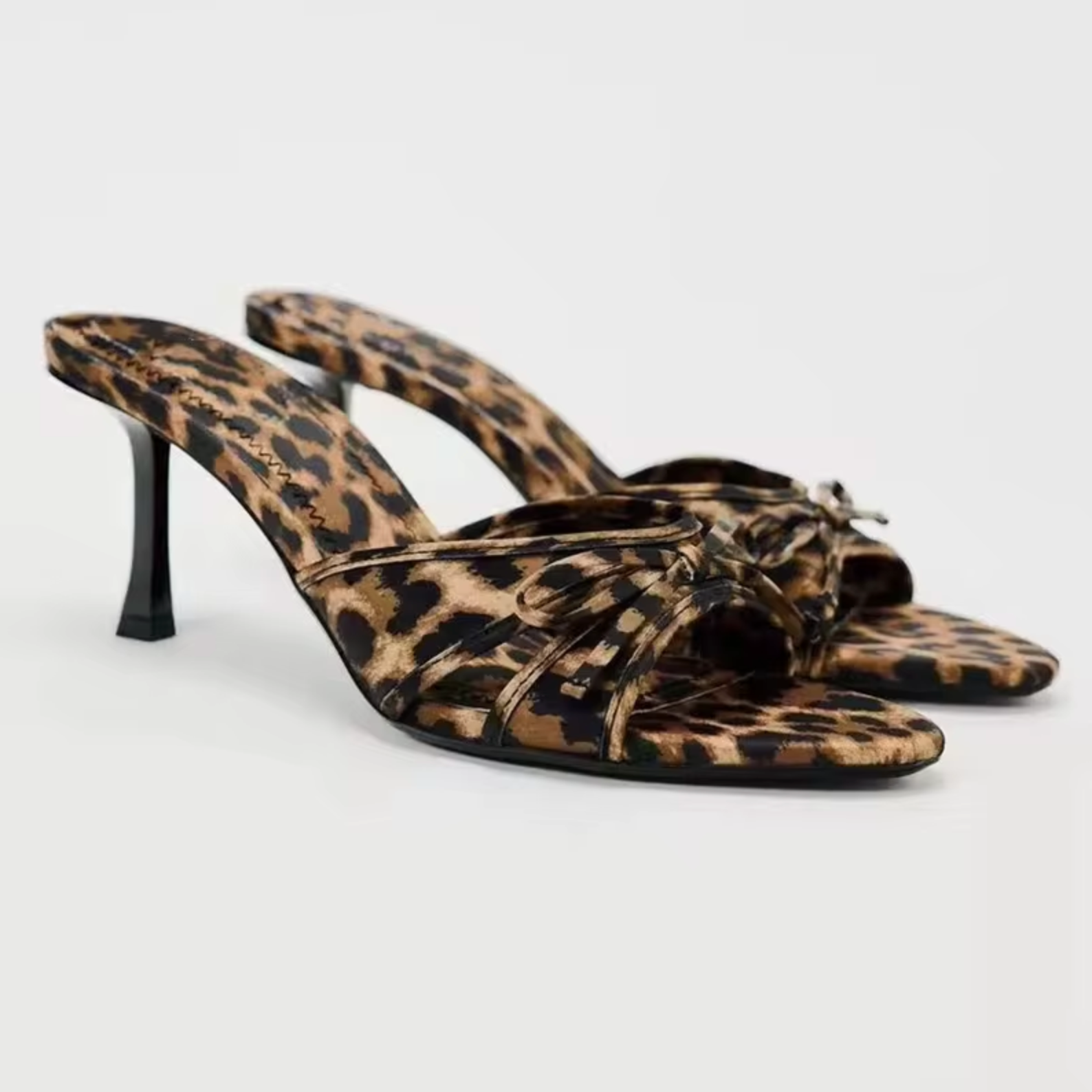 R&B | High-Heeled Slippers mit Leopardenmuster