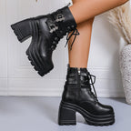 Damen Chunky Stiefel mit dekorativen Riemen und robustem Profil R&B