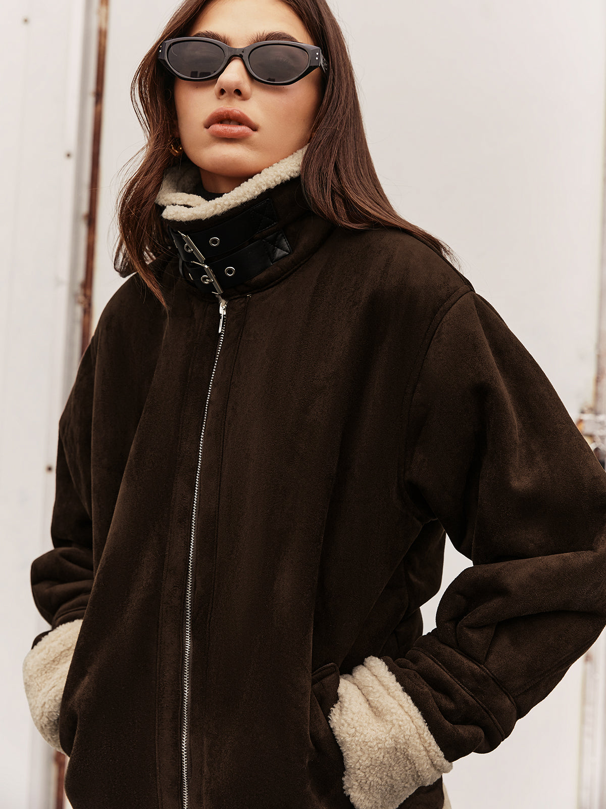 R&B | braune fleecegefütterte Jacke mit entspanntem Schnitt