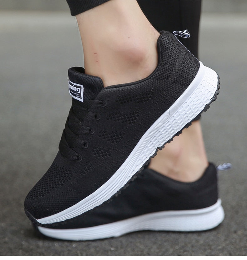 Damen Komfort-Sneaker mit Mesh-Obermaterial und Schnürung