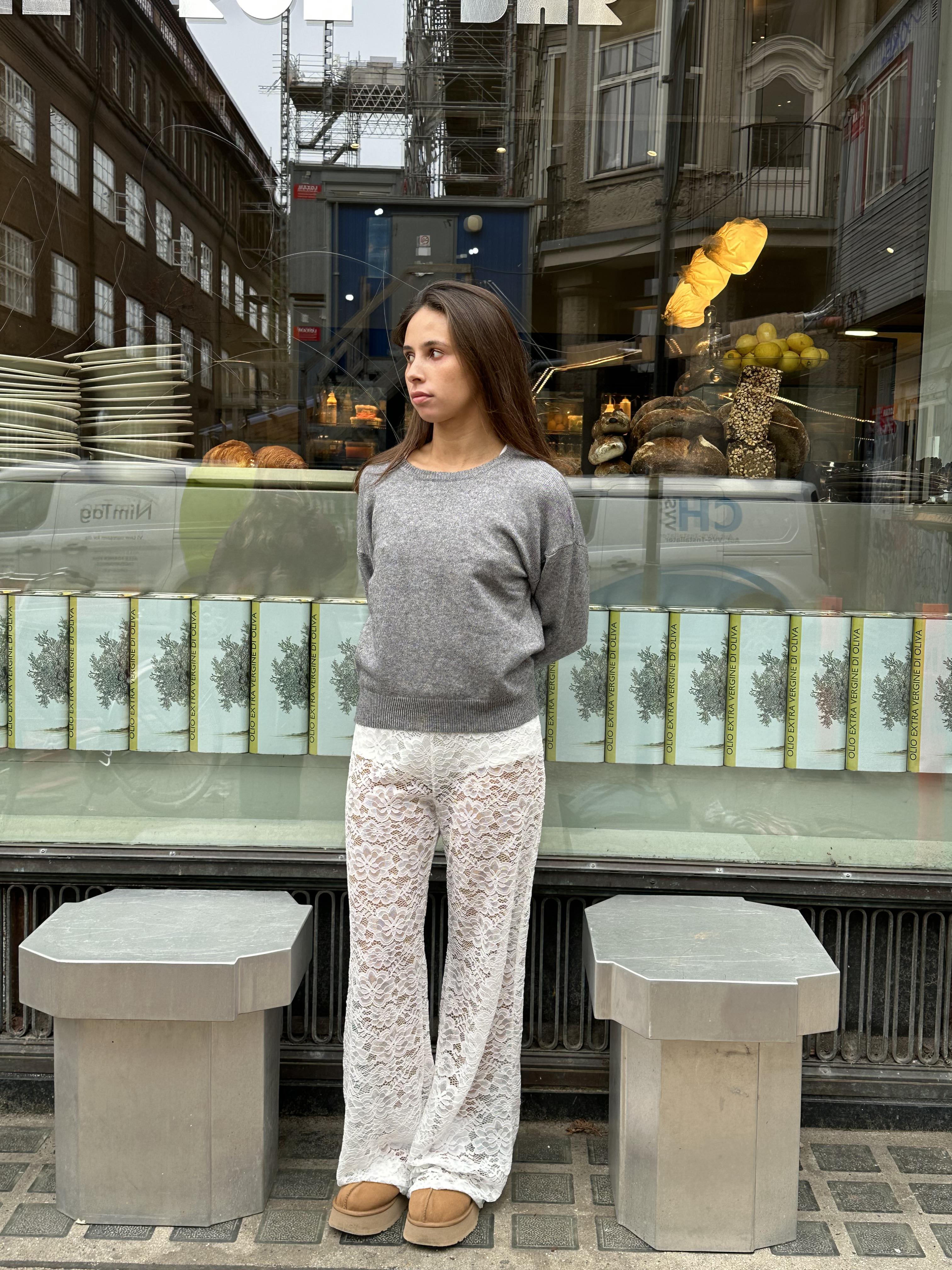 R&B | Elegante Damenhose mit Spitze und Weitem Bein