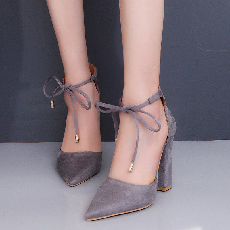Damen nan spitz zulaufende Pumps mit Knöchelband zum Binden und skulpturellem Blockabsatz R&B
