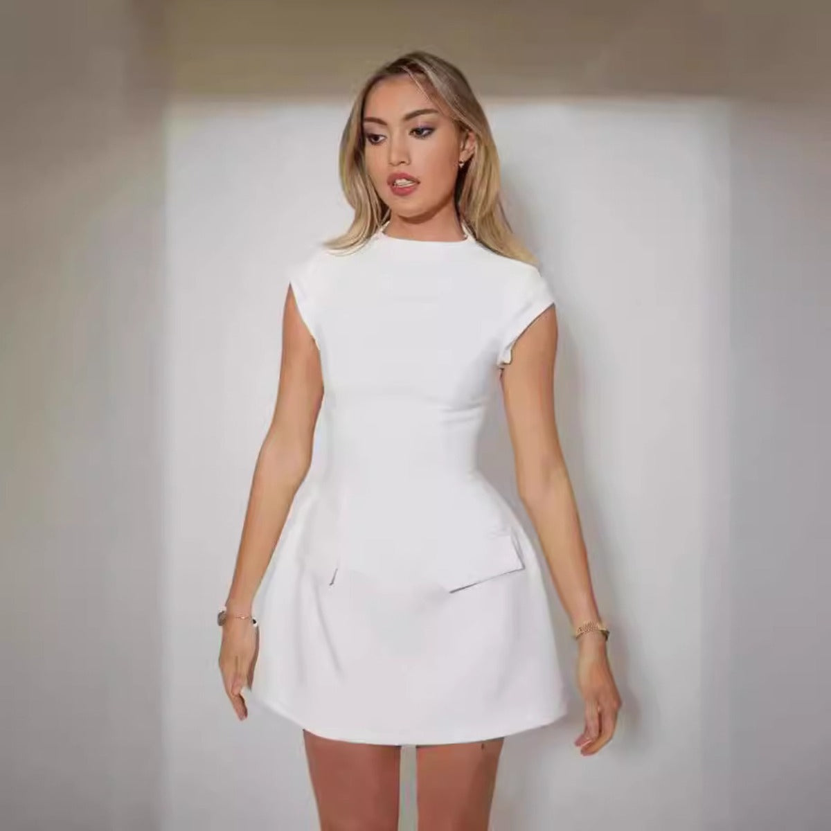 R&B | Taillenkleid im Taschendesign